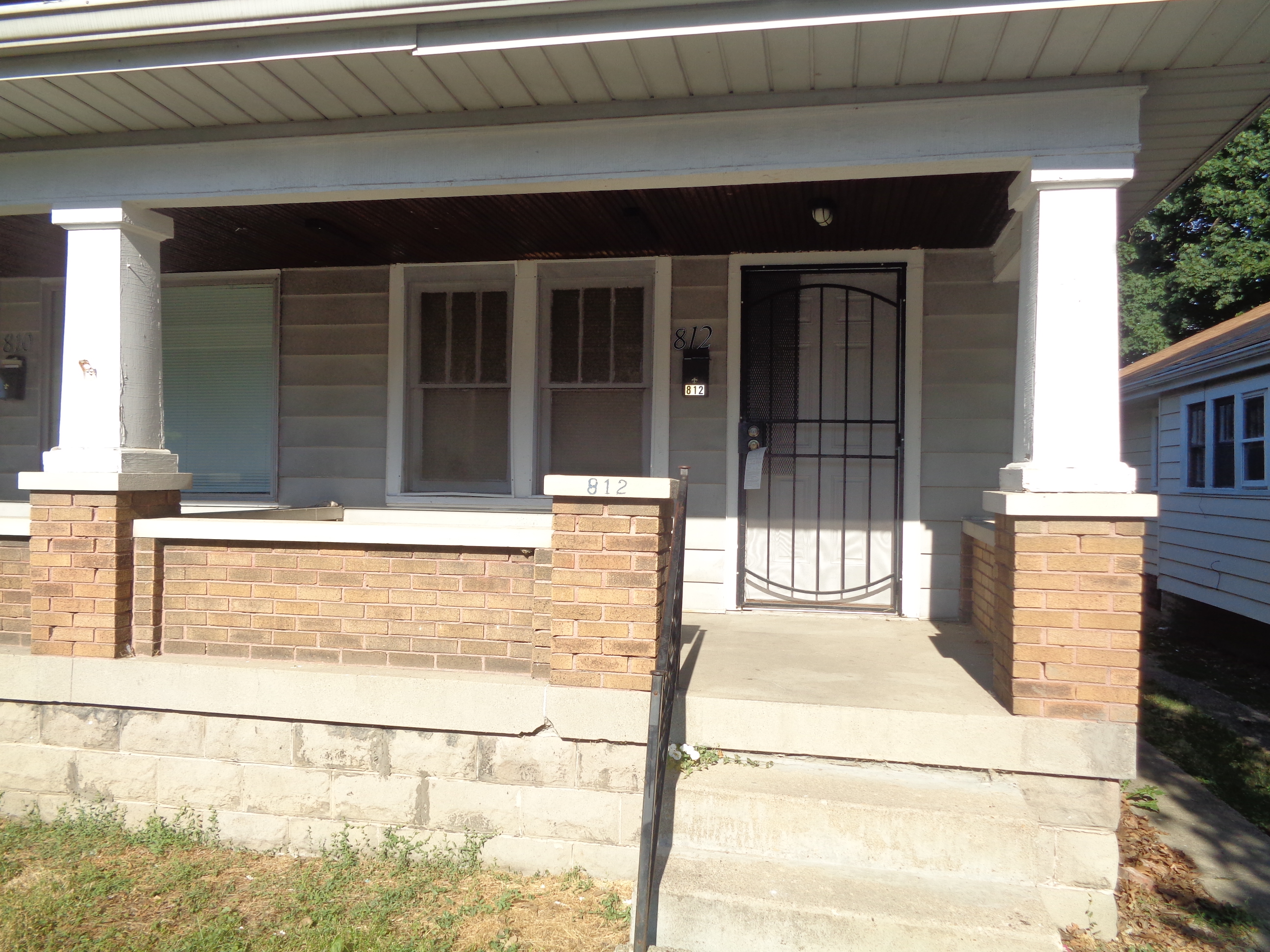 812 North Bradley Avenue